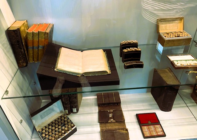 DHU Vitrine3
